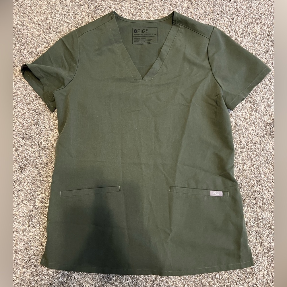 Figs Moss Scrub Top